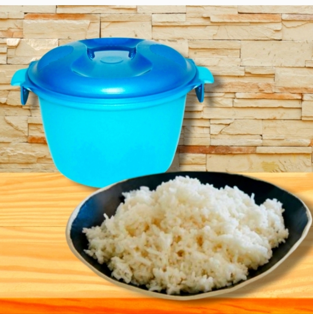 Tupper Ware Blue Kitchen Storage Container